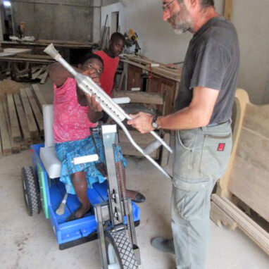 Behindert ReinhardRichtetKruecken